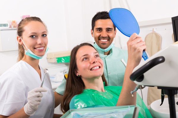 Enhancing Your Smile: How A Cosmetic Dentist Can Transform Your Look