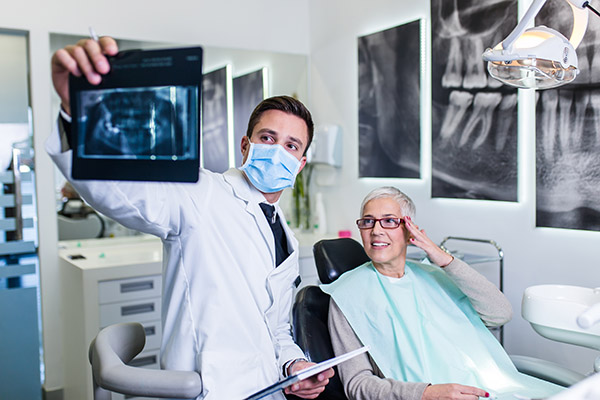 Differences Between A Restorative Dentist And A Cosmetic Dentist
